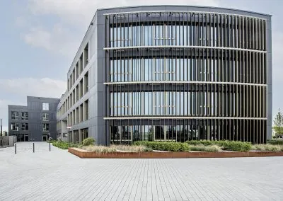Robert-Arnold-Platz Köln Landschaftsbau Bürogebäude
